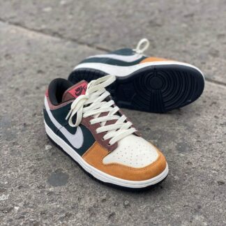 Nike SB Dunk Low "Classic Brown"