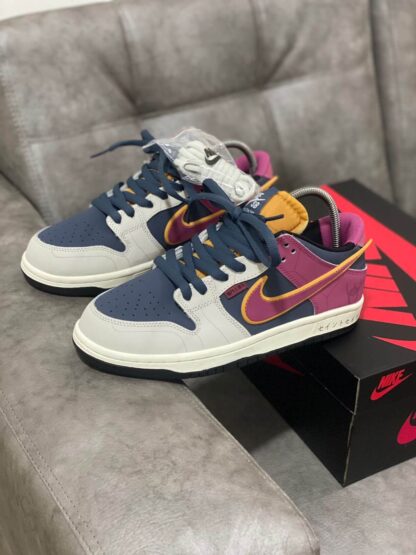 Nike sb Dunk Caballeros de el zodiaco ‘’Fenix’