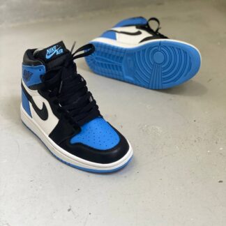 Air Jordan Retro 1 High Blue Toe