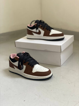 Air Jordan 1 moca Cream