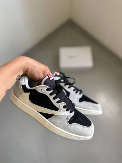 Air Jordan 1 Low Travis Scott Gray