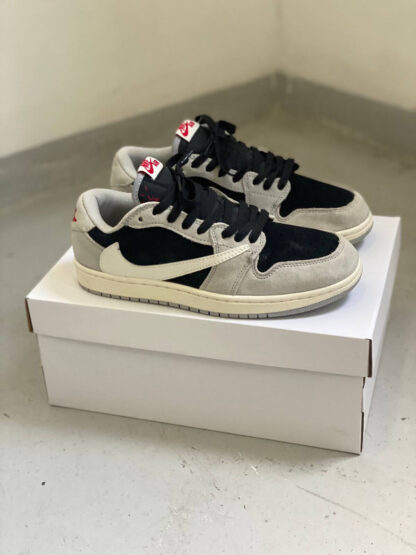 Air Jordan 1 Low Travis Scott Gray