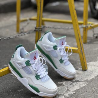 Air Jordan 4 Retro SB Pine Green
