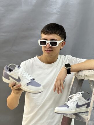 Air Jordan Retro 1 Atmosphere Gray