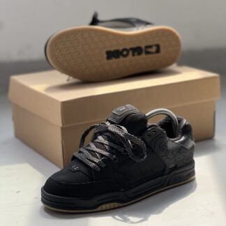 Globe Tilt Black Gum