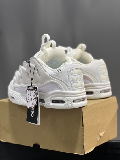 Osiris D3 2001 Triple White - Image 2