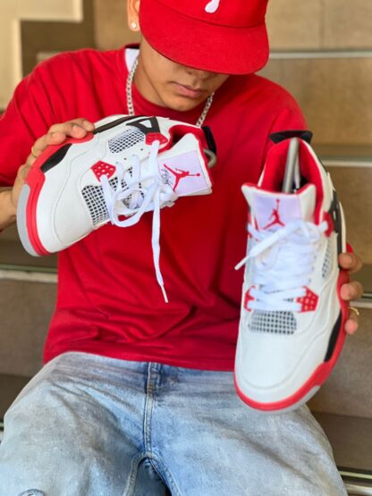 Air Jordan 4 Retro Fire Red - Image 2