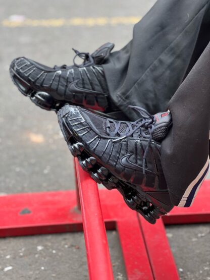 Nike Shox Triple Black - Image 3