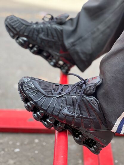 Nike Shox Triple Black