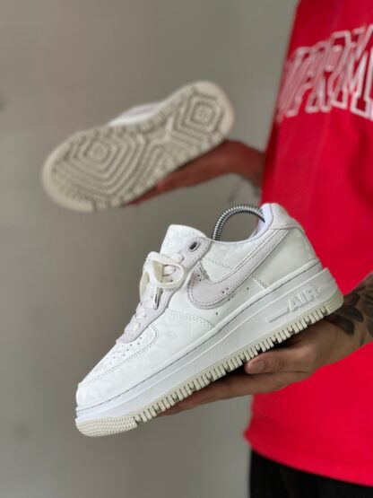 Air Force 1 Deluxe - Image 2