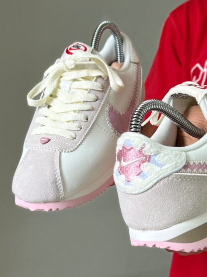Nike Cortez San Valentín - Image 2