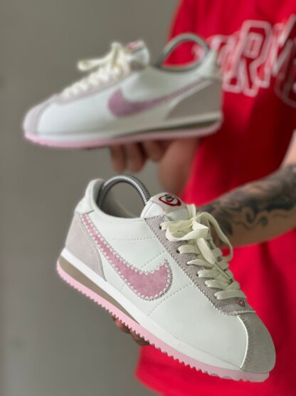 Nike Cortez San Valentín