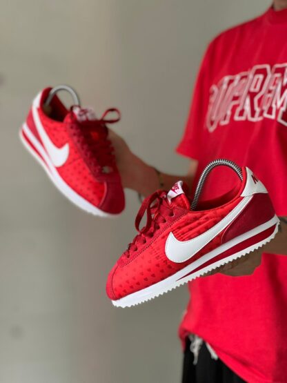 Nike Cortez San Valentín Roja - Image 2