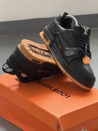 Louis Vuitton Trainer Black Gum