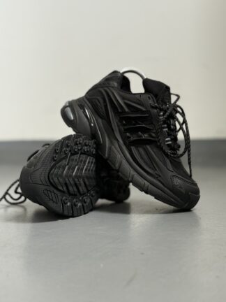 Copia de Adidas Adistar Jellyfish x Pharrell Williams Triple Black
